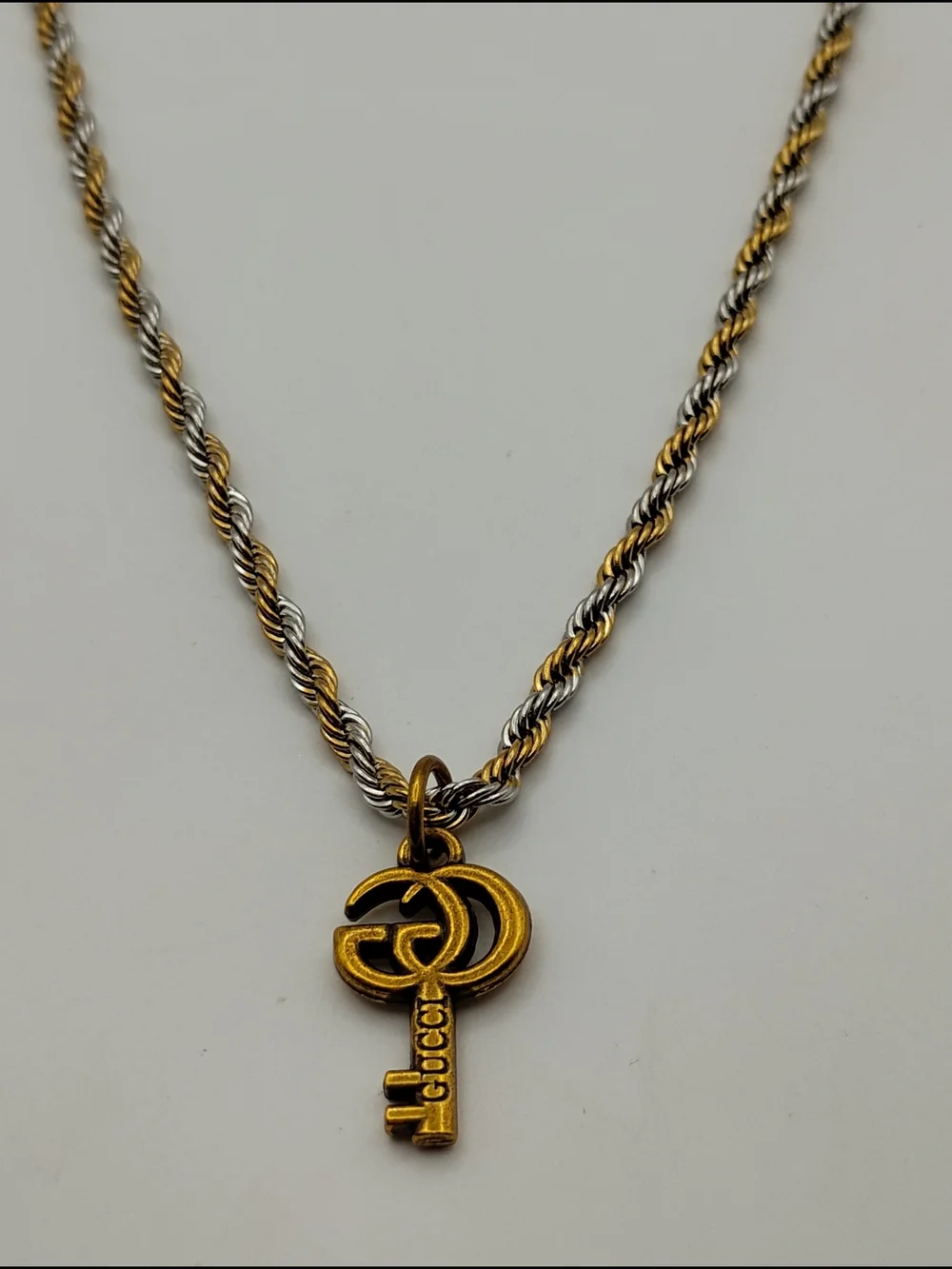 Gucci Key Pendant On A Two Tone Rope Necklace - Picture 4 of 7